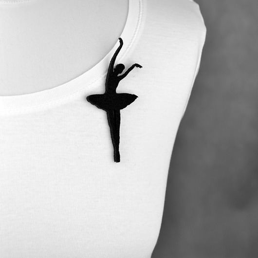 Broszka filcowa baletnica felt label