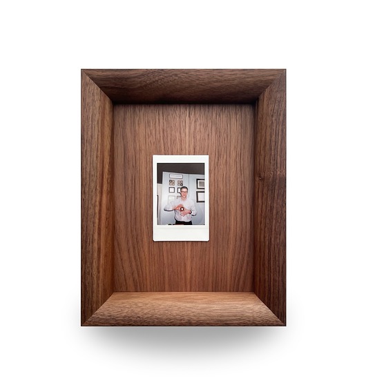 ramki na zdjęcia Ramka handmade z orzecha z drewnianymi plecami