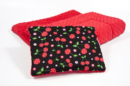 Podusia do wózka - wisienki - 23x30 cm Minky and Cotton