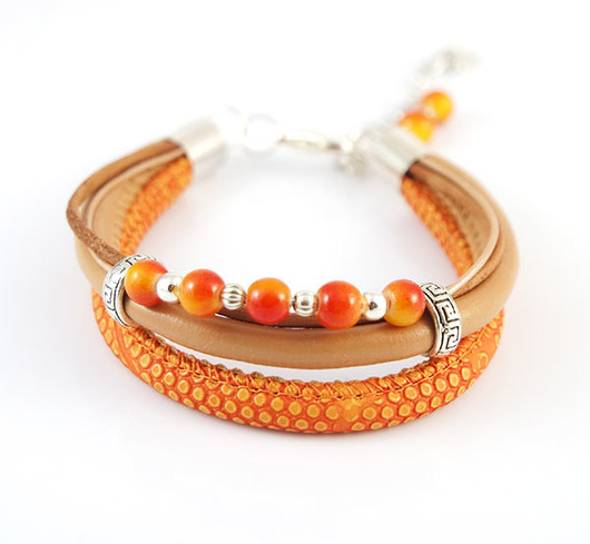 bransoletki - inne Bransoletka - Orange - rzemienie, koraliki