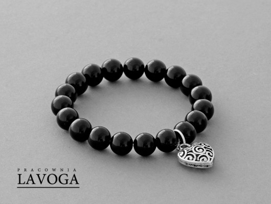 Jade with heart pendant in black. Lavoga