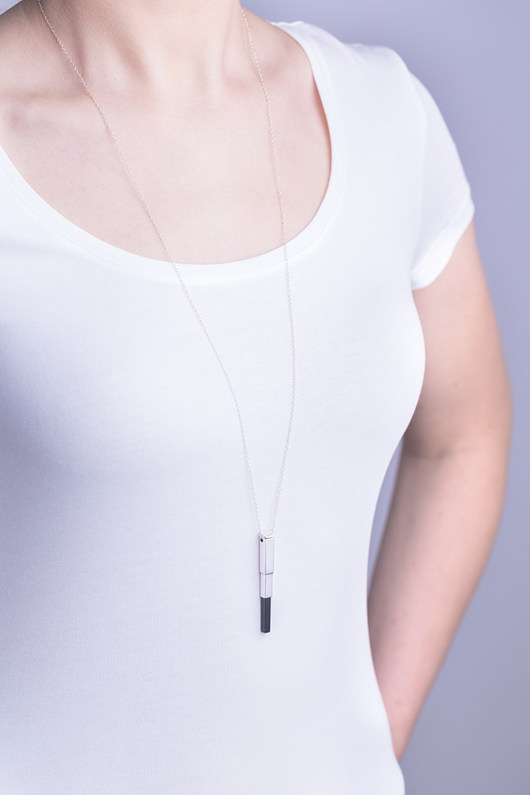 wisiorek z kolekcji EDGY/ SILVER/ONYX Daria Siwiak Jewellery
