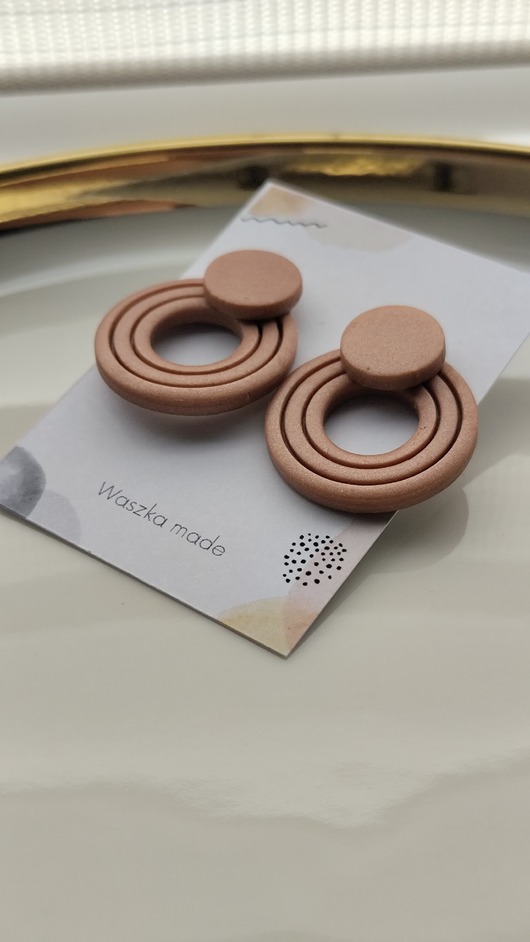 kolczyki z masy plastycznej Kolczyki koła mocca mouse