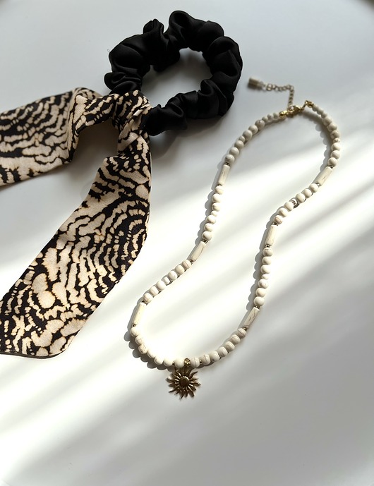 naszyjniki - inne Naszyjnik Sun z zawieszką w kształcie słońca