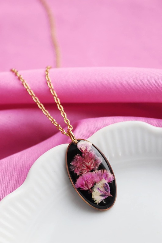 wisiory Naszyjnik z różową gipsówką