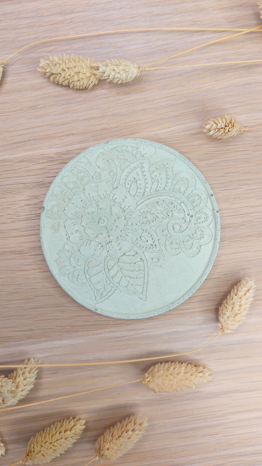 Podstawki pod kadzidełka Podstawka KWIATY z betonu pod świece, biżuterię, palo santo, kolor zielony