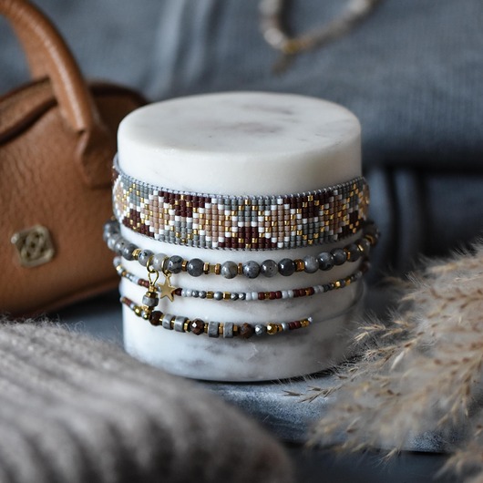 bransoletki na sznurku Zestaw czterech bransoletek