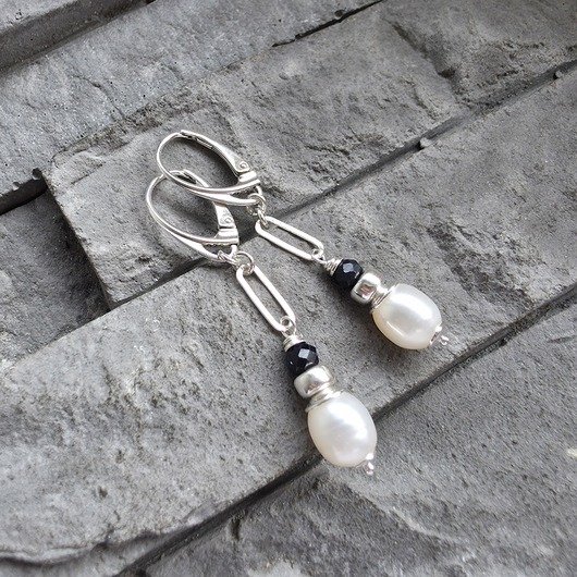 kolczyki srebrne Kolczyki srebrne z perłami i szafirami