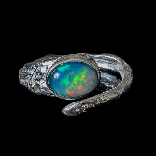 pierścionki srebrne Pierścionek opal w gałązce srebra