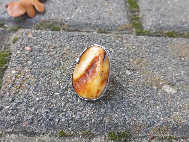 pierścionki - różne Jasny - pierścionek regulowany