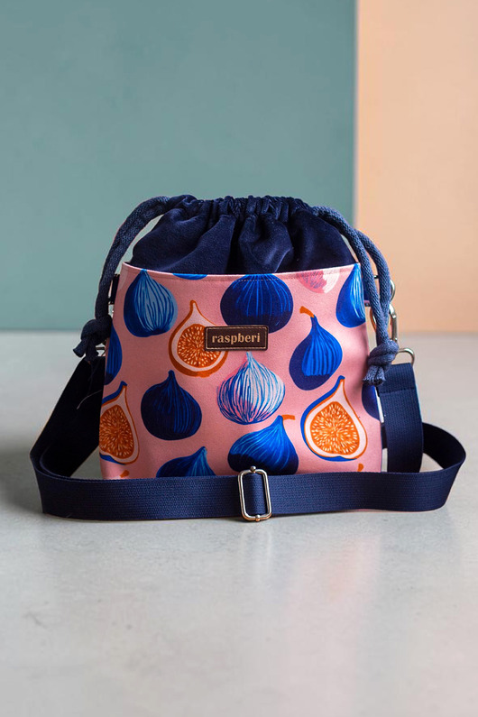 torebki mini Granatowa listonoszka z kominem z weluru w figi handmade, unikat
