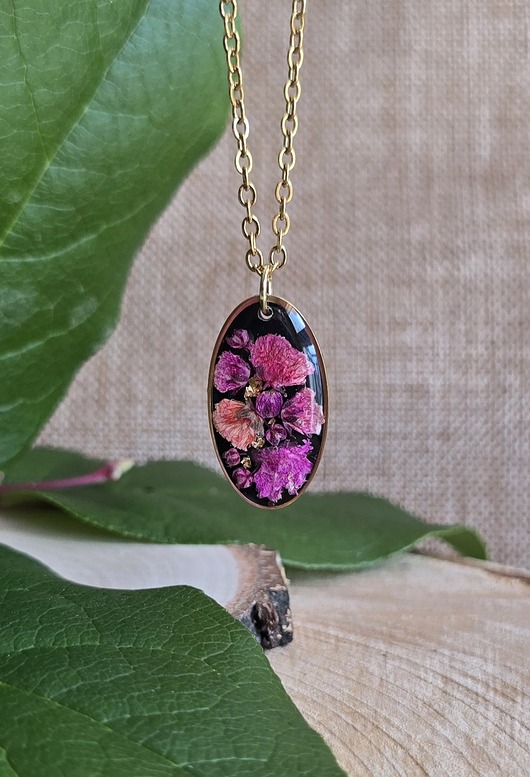 wisiory Złoty wisiorek prawdziwe kwiaty zawieszka różowa rośliny czarna