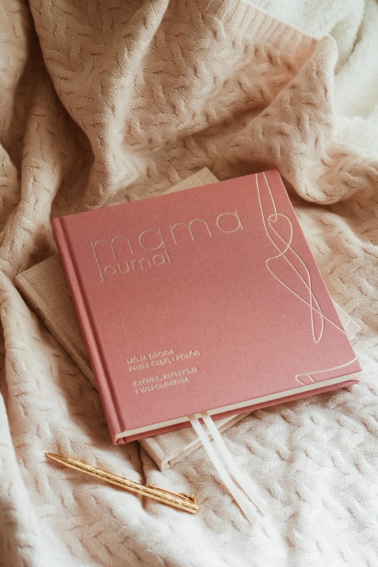 notatniki i albumy MAMA JOURNAL dziennik stawania się Mamą ciąża i połóg Malinowy Róż