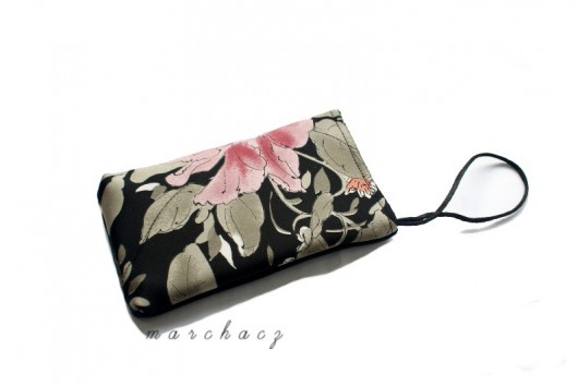 Etui__noir roses Manufaktura broszki