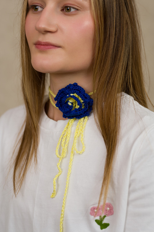 Akcesoria pozostałe Róża na szyję Coraline