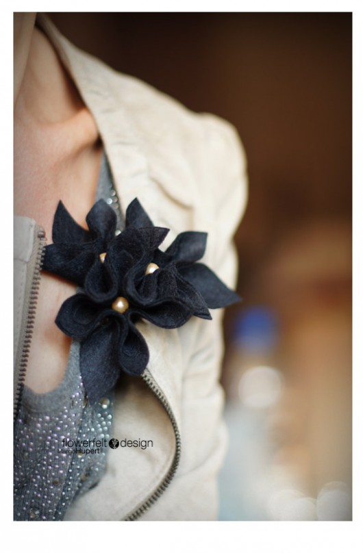 Black with pearls FlowerFelt Design