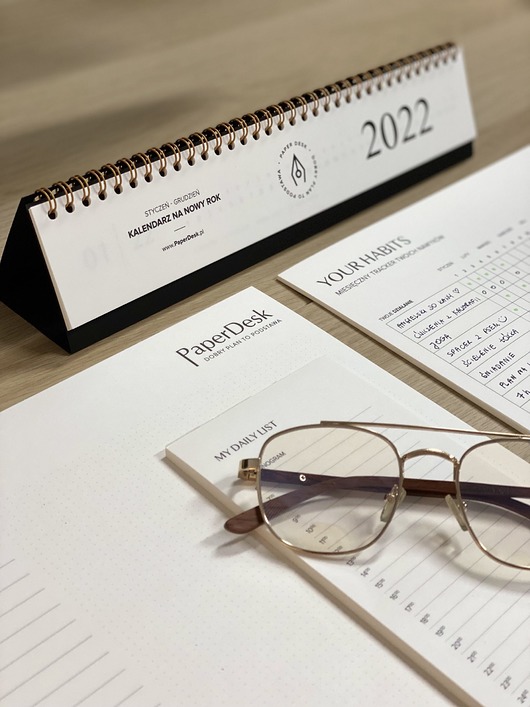 kalendarze i plannery Minimalistyczny  kalendarz biurkowy 2022