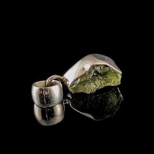 wisiory Surowy mołdawit