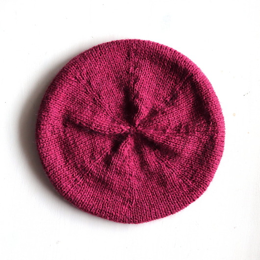 czapki damskie Bordo - beret w stylu francuskim