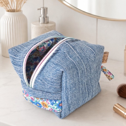 kosmetyczki Kosmetyczka kostka " jeans i kwiatuszki 1"