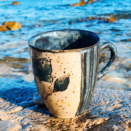 kubki Ceramiczny kubek ręcznie malowany - kwiaty