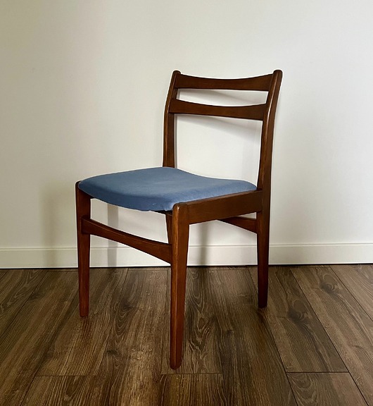 krzesła Skandynawski design w polskim wydaniu - krzesło Daniel po renowacji