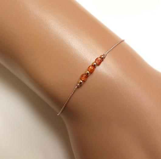 bransoletki na sznurku Kamień słoneczny - bransoletka na jedwabnej nitce