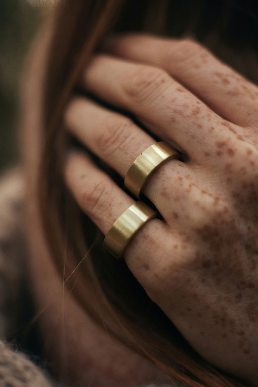pierścionki - różne MONOLITH / brass ring