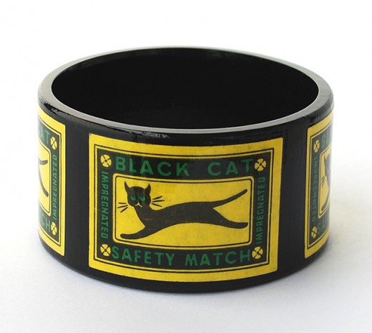 PRL - black cat artrachela