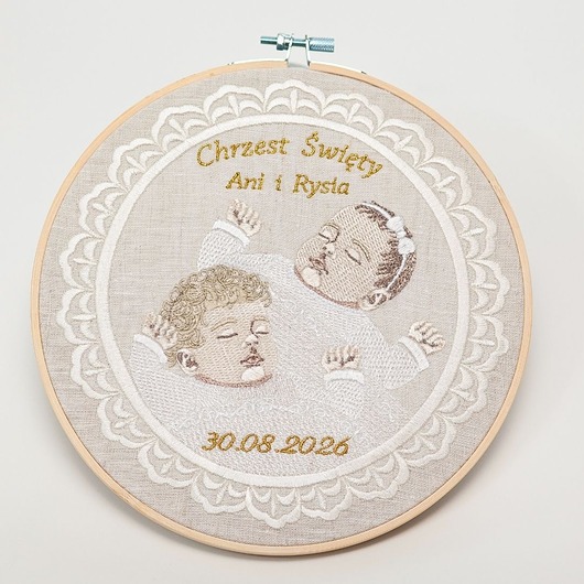 kartki, zaproszenia na chrzest Haftowana personalizowana pamiątka chrztu w oprawie 20 cm