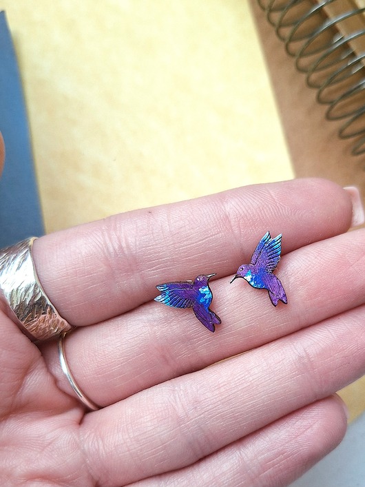 kolczyki drewniane Koliberki malowane fioletowe