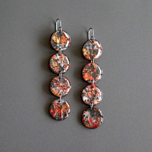 kolczyki - inne Długie kolczyki z abstrakcyjnym wzorem