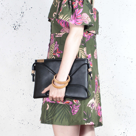 kopertówki Nodo Bag czarna torebka / kopertówka z paskiem