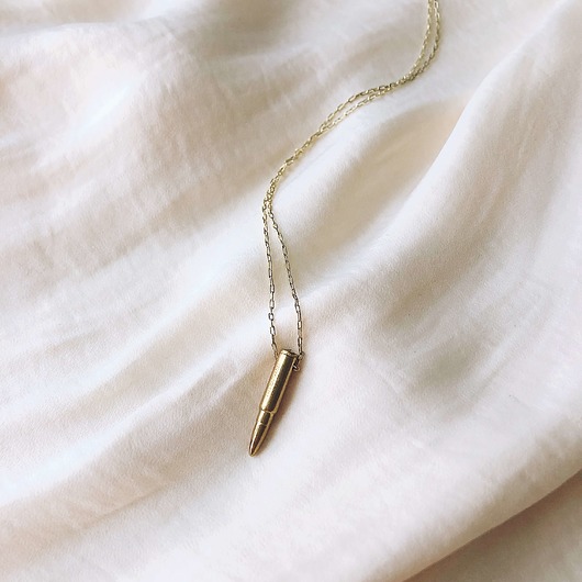 Eyes On Target - mini bullet necklace (brass 1) Unikke Design