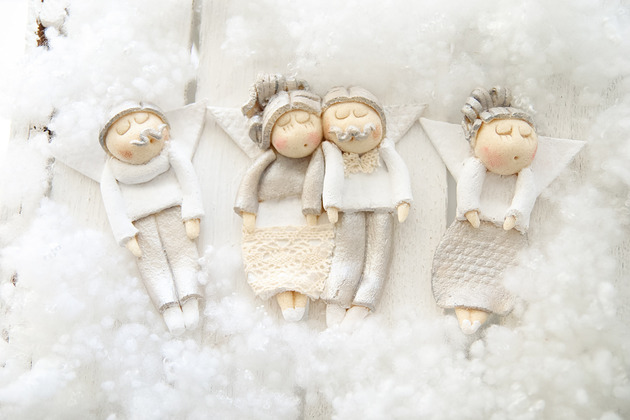 Ozdoby na ścianę Anioł na dzień babci i dziadka z intencją opieki.