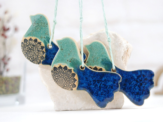 Ozdoby na ścianę Turkusowe ptaszki w locie - ceramiczne ozdoby wiszące
