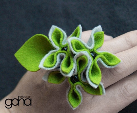 wiosenny pierścionek FlowerFelt Design