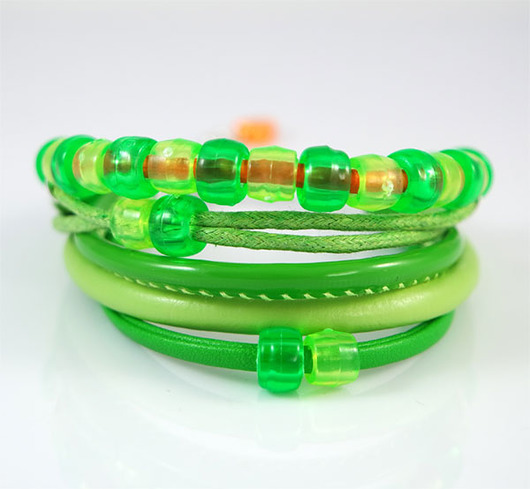 bransoletki na sznurku Bransoletka - Zielona - rzemienie, koraliki