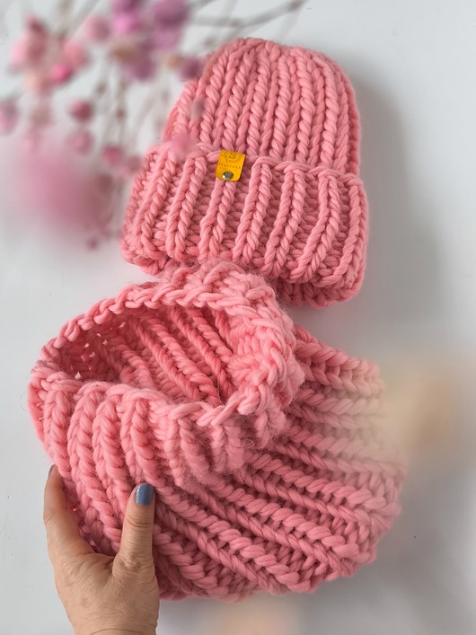 czapki damskie Wełniana czapka i komin- komplet zimowy peruvian WOOLY słodki róż