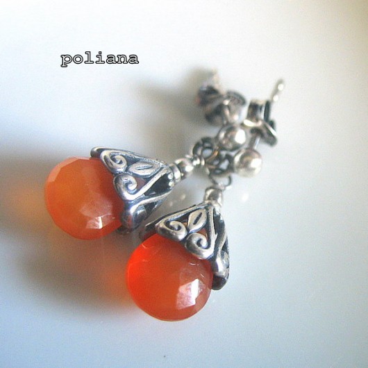 Małe, pomarańczowe poliana