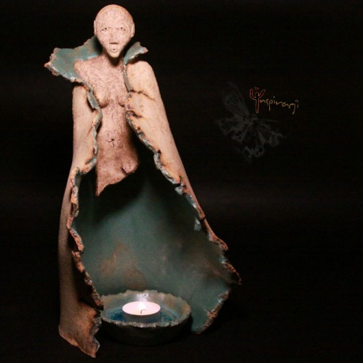 Ceramiczna rzeźba - Ona z myśli w inspiracji