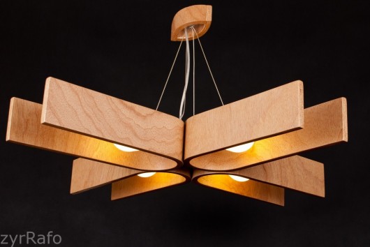Lampa wisząca z naturalnym wyrazem drewna zyrRafo