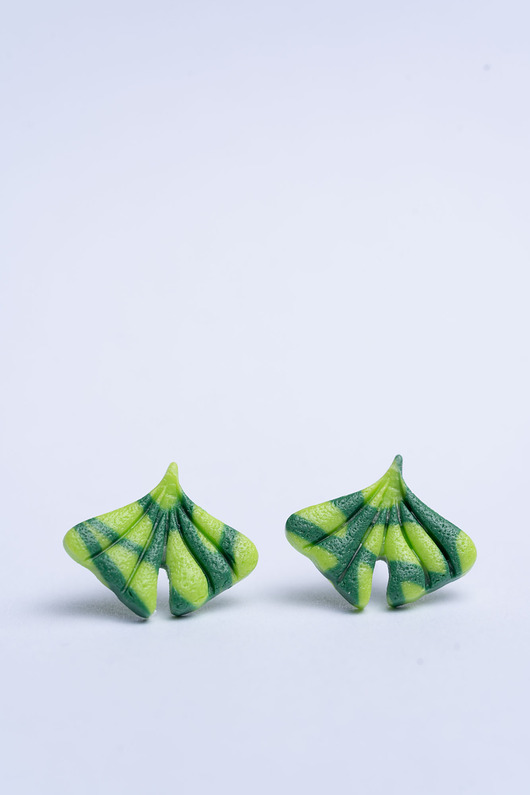kolczyki z masy plastycznej Pojedyncze sztyfty Ginkgo