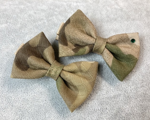 Materiałowe spineczki moro dla dziewczynek Casual Natural Clothes