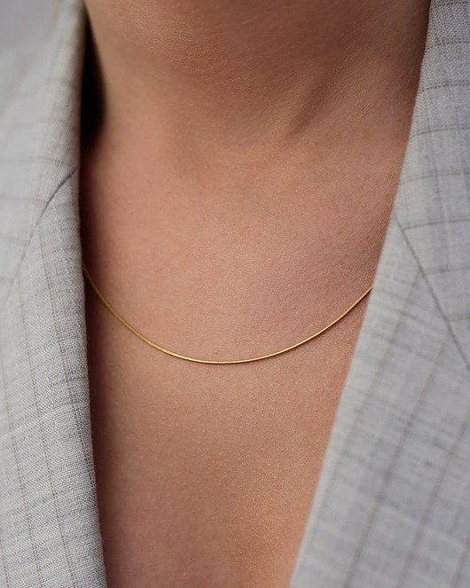 bransoletki - inne Złoty subtelny naszyjnik typu snake ze stali chirurgicznej premium Paraiso Is