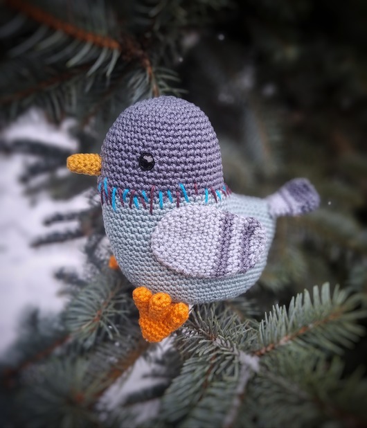 akcesoria różne Gołąb ptak wykonany na szydełku