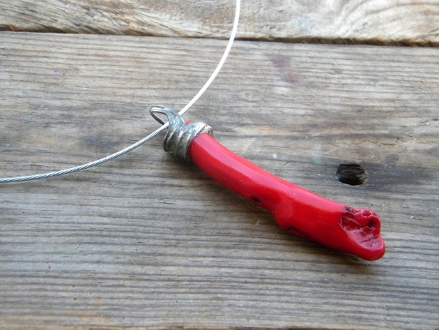 srebrne naszyjniki Czerwony koral - naszyjnik   - pojedynczy akcent