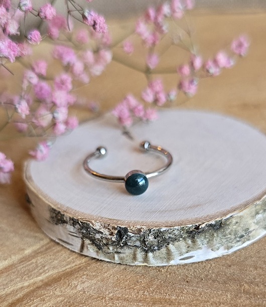 pierścionek z żywicy Pierścionek srebrny zielone oczko zielony minimalistyczny żywica brokatowy