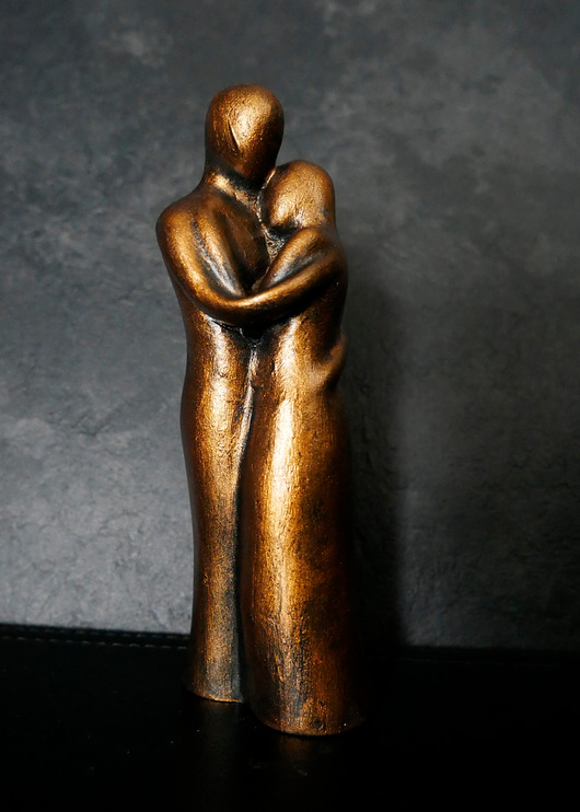 figurki i rzeźby Rzeźba z gipsu, Przytul Mnie, złota, wys. 14,6 cm