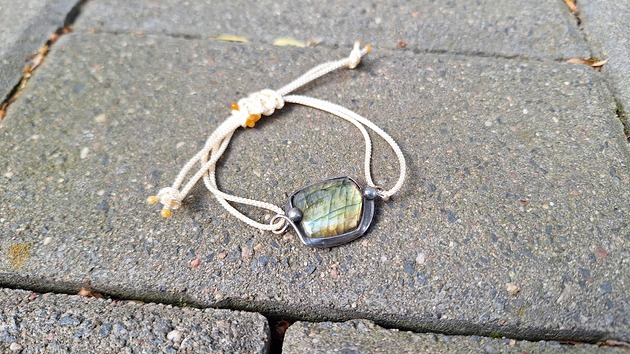 bransoletki wire wrapping Labradoryt na lato  - bransoletka sznurkowa
